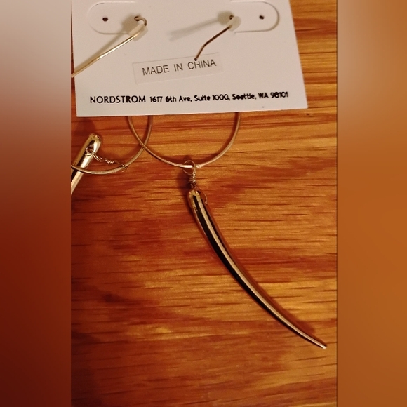 Long Earrings Gold - Picture 3 of 3